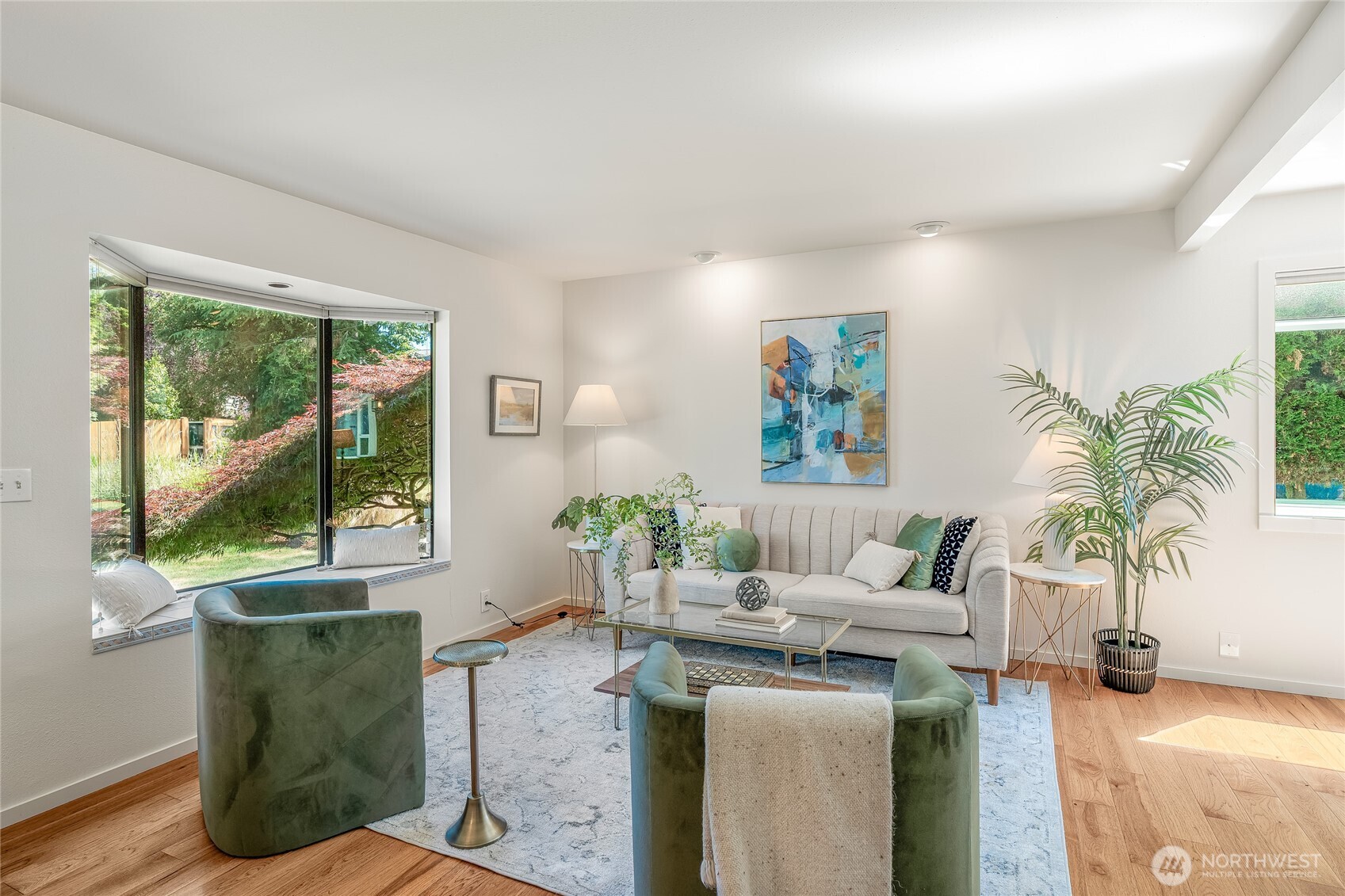 Kirkland, Washington, 98033, United States, 3 Bedrooms Bedrooms, ,2 BathroomsBathrooms,Residential,For Sale,1988237