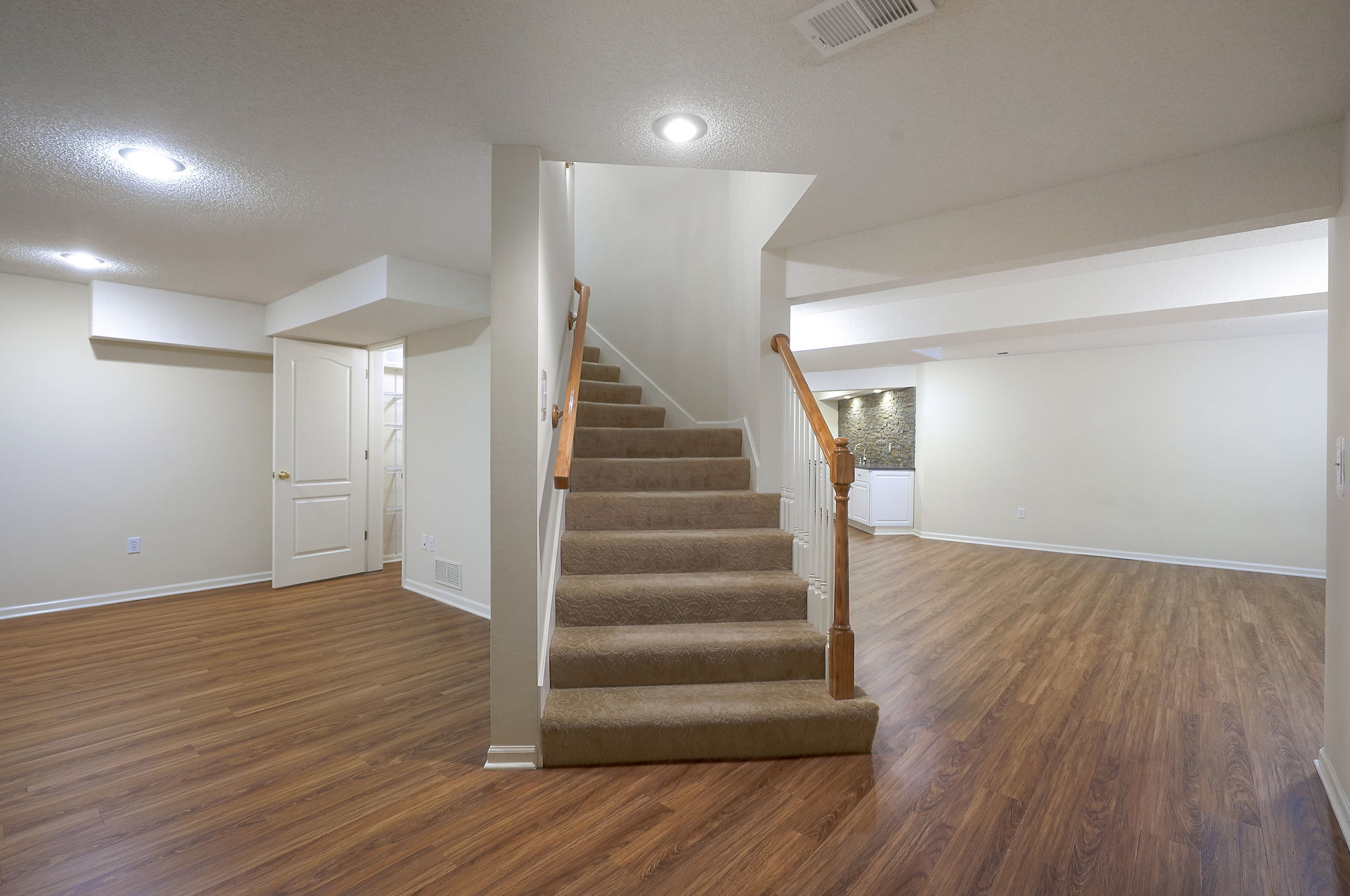  15223 Woodson Lane, Overland Park, KS 66223 - 物件實景