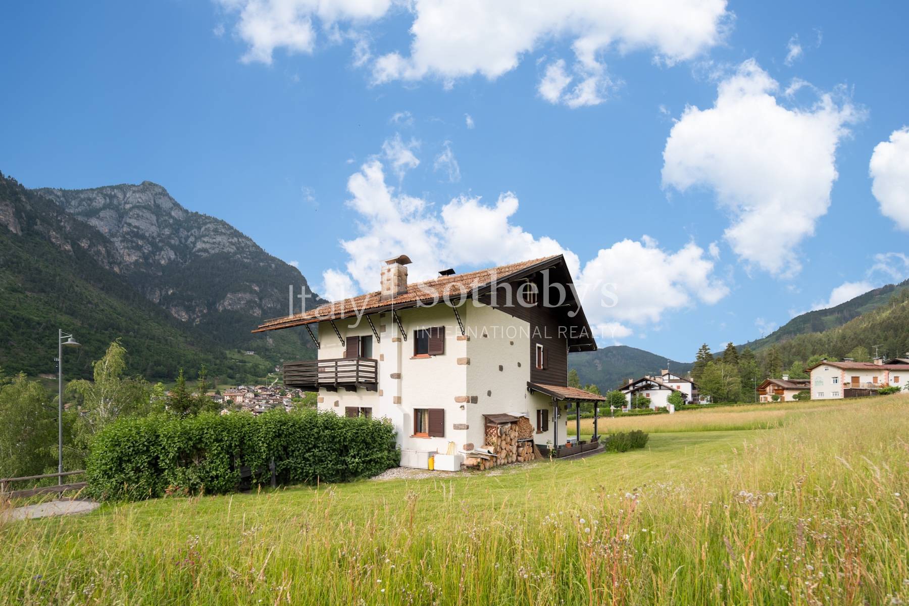  Detached mountain home with private grounds - 物件實景