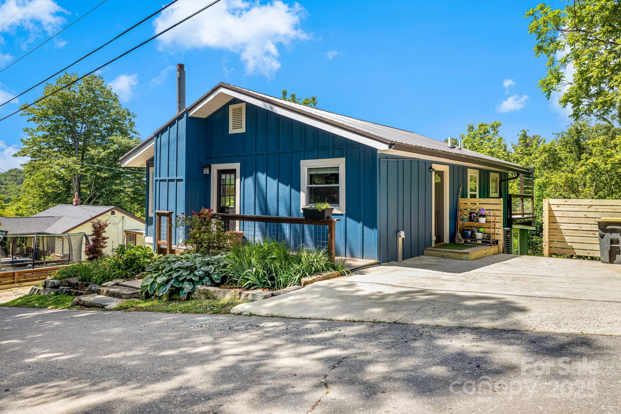 Asheville, North Carolina, 28804, United States, 4 Bedrooms Bedrooms, ,2 BathroomsBathrooms,Residential,For Sale,1977861