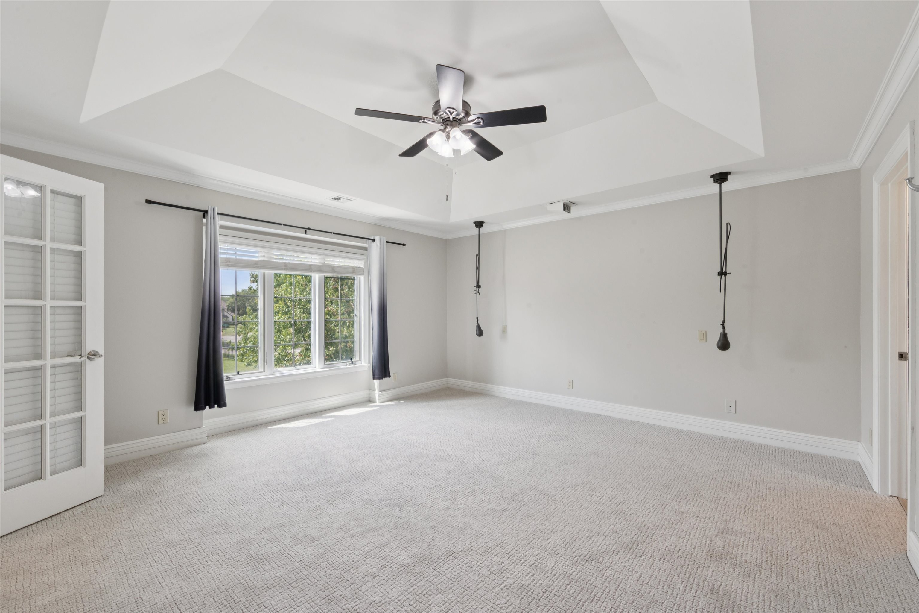 Wichita, Kansas, 67206, United States, 2 Bedrooms Bedrooms, ,4 BathroomsBathrooms,Residential,For Sale,1911450