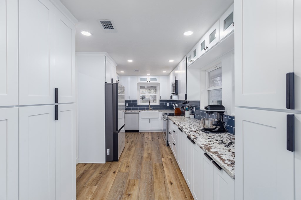 Huntington, Texas, 75949, United States, 4 Bedrooms Bedrooms, ,3 BathroomsBathrooms,Residential,For Sale,2009235