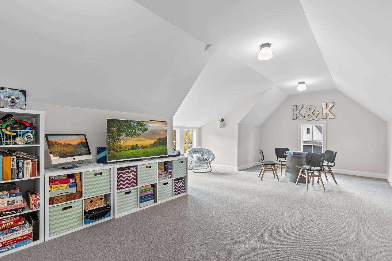 Victoria, Minnesota, 55331, United States, 5 Bedrooms Bedrooms, ,3 BathroomsBathrooms,Residential,For Sale,1994848