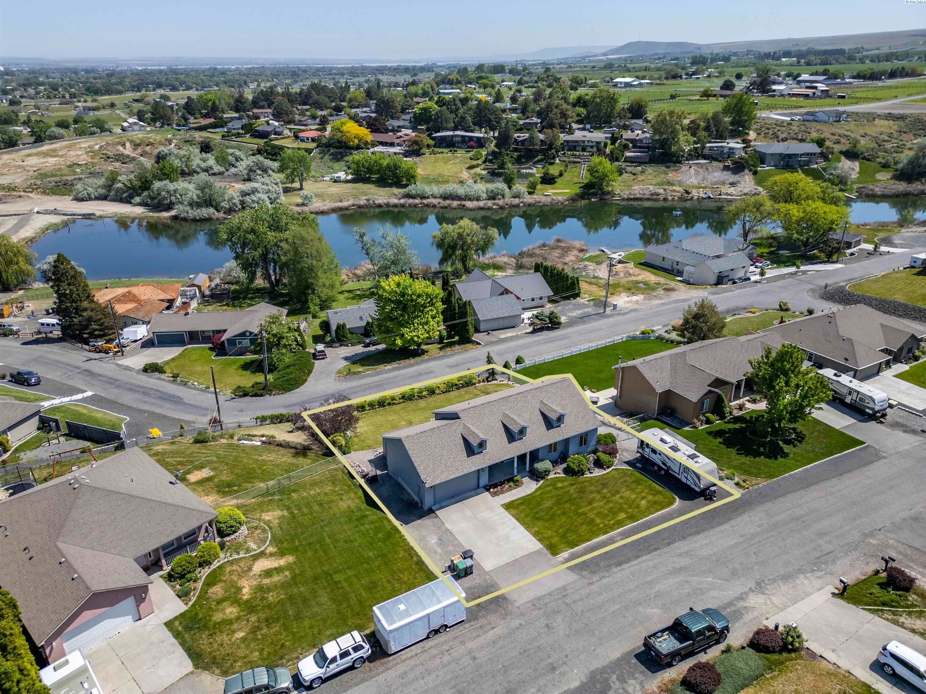 Kennewick, Washington, 99337, United States, 4 Bedrooms Bedrooms, ,3 BathroomsBathrooms,Residential,For Sale,1860973