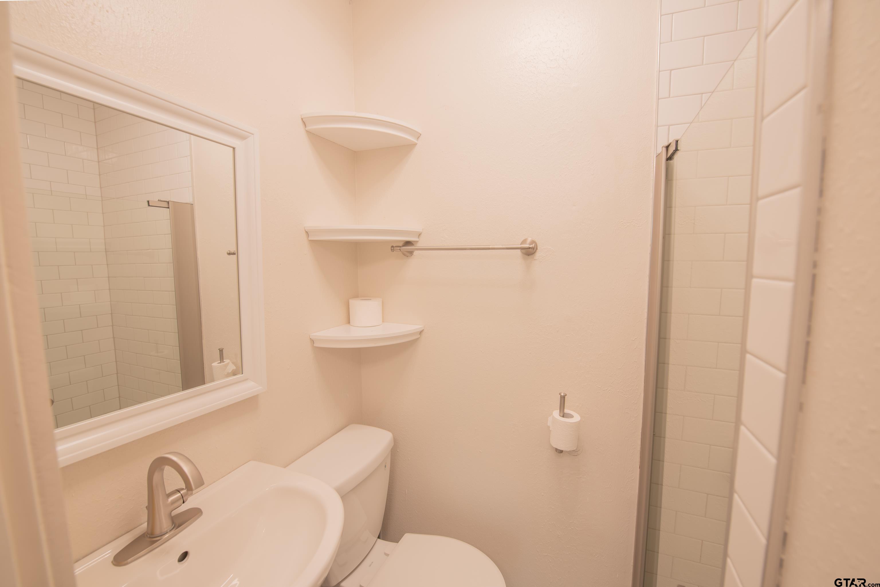 Scroggins, Texas, 75480, United States, 3 Bedrooms Bedrooms, ,2 BathroomsBathrooms,Residential,For Sale,1920372