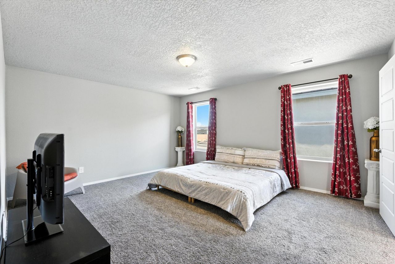 Rio Rancho, New Mexico, 87124, United States, 4 Bedrooms Bedrooms, ,3 BathroomsBathrooms,Residential,For Sale,1868349