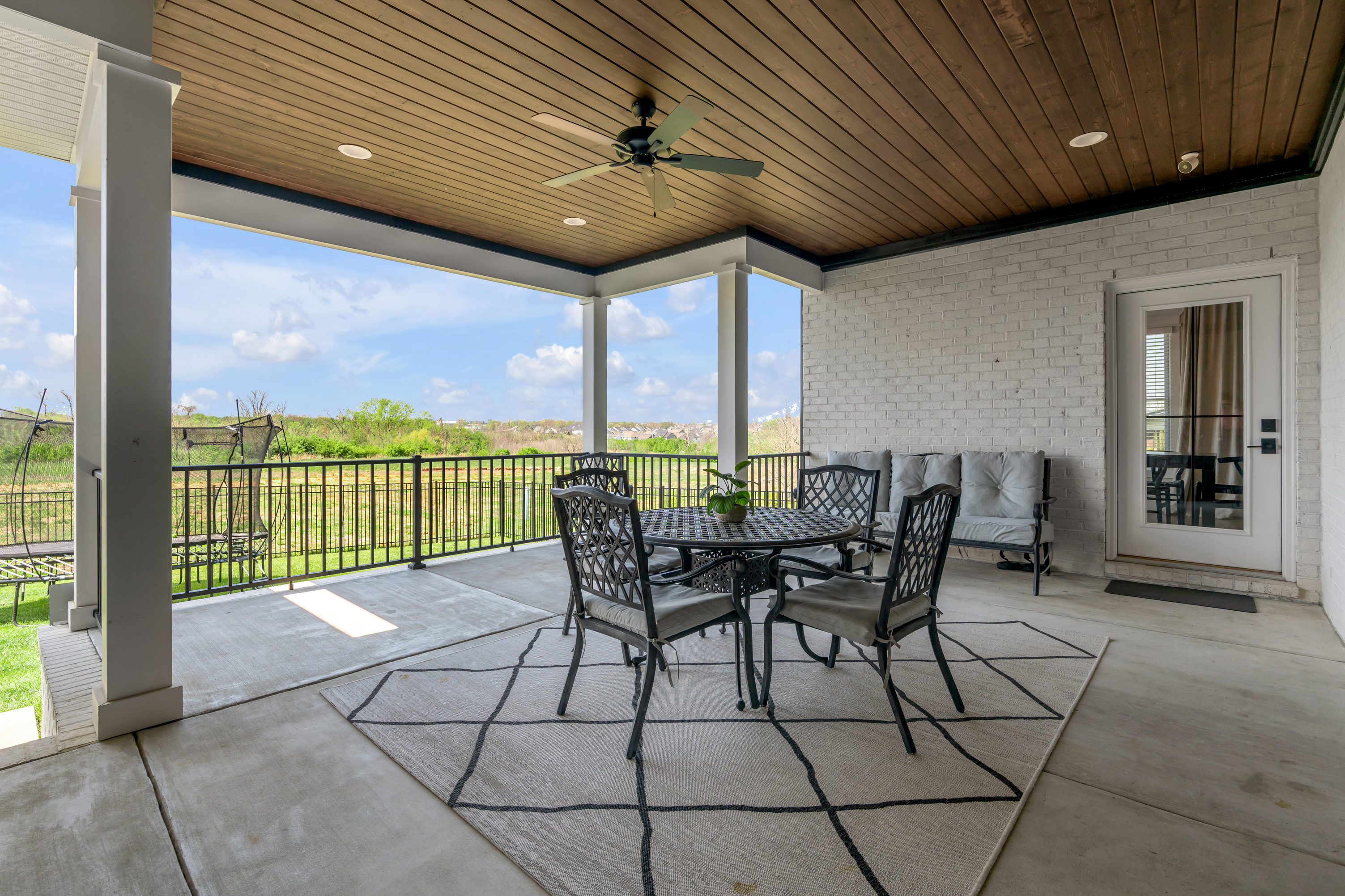  2429 Lorenzo Way - 物件實景