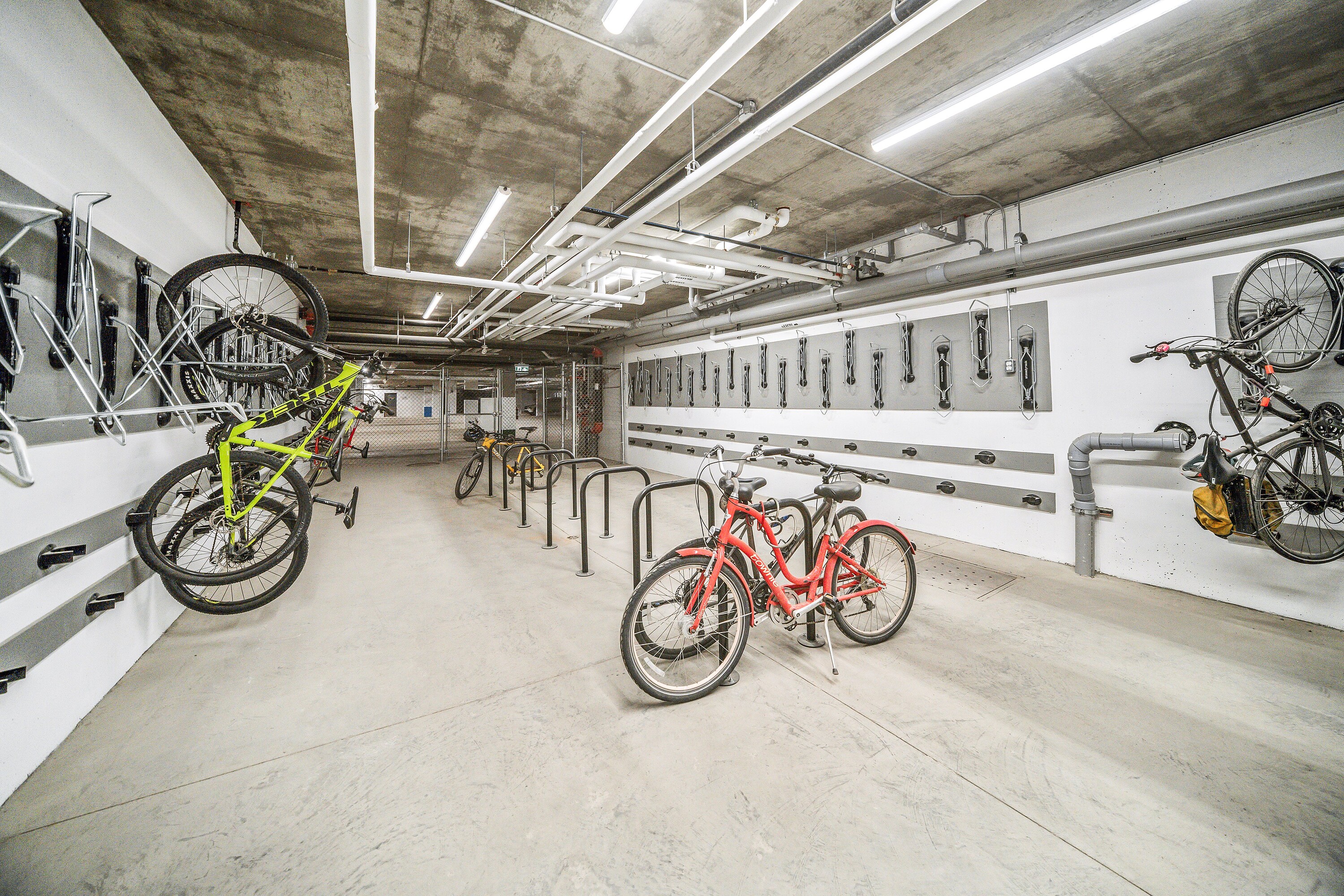  Top Floor STR in Spring Creek - 物件實景