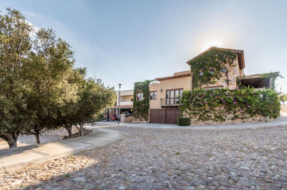 San Miguel de Allende, Guanajuato, 37893, Mexico, 4 Bedrooms Bedrooms, ,4 BathroomsBathrooms,Residential,For Sale,1806112