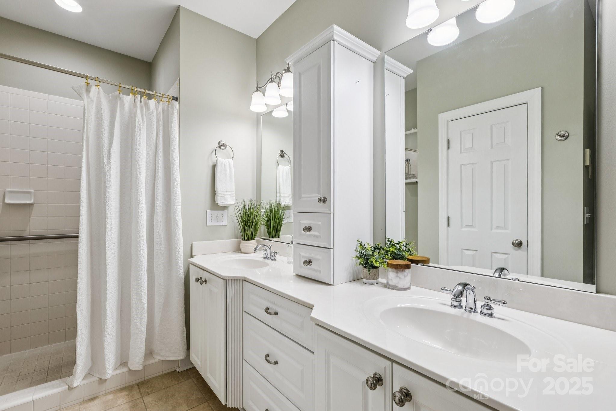 Waxhaw, North Carolina, 28173, United States, 3 Bedrooms Bedrooms, ,3 BathroomsBathrooms,Residential,For Sale,1911219