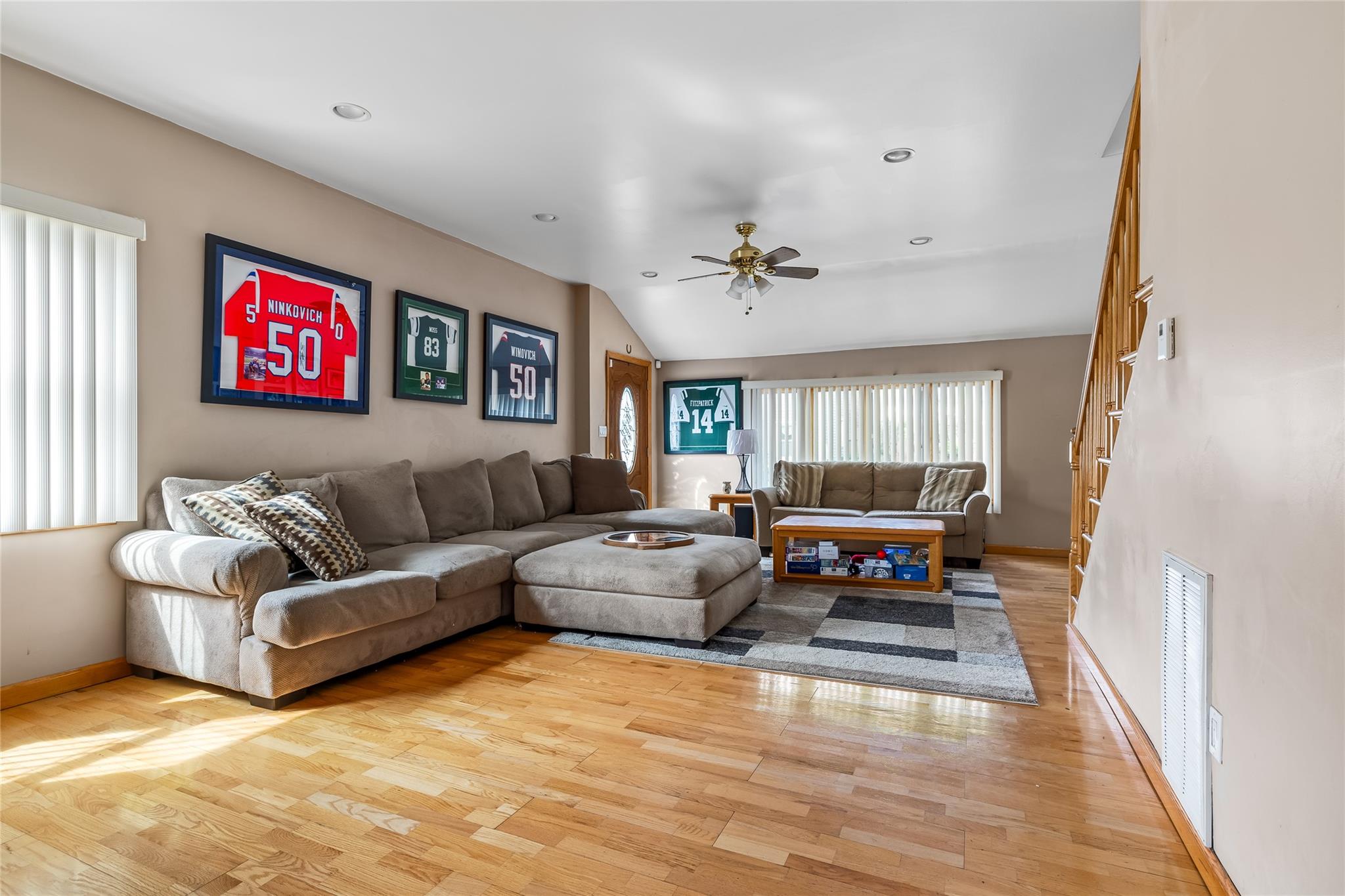 Lindenhurst, New York, 11757, United States, 4 Bedrooms Bedrooms, ,2 BathroomsBathrooms,Residential,For Sale,1935341