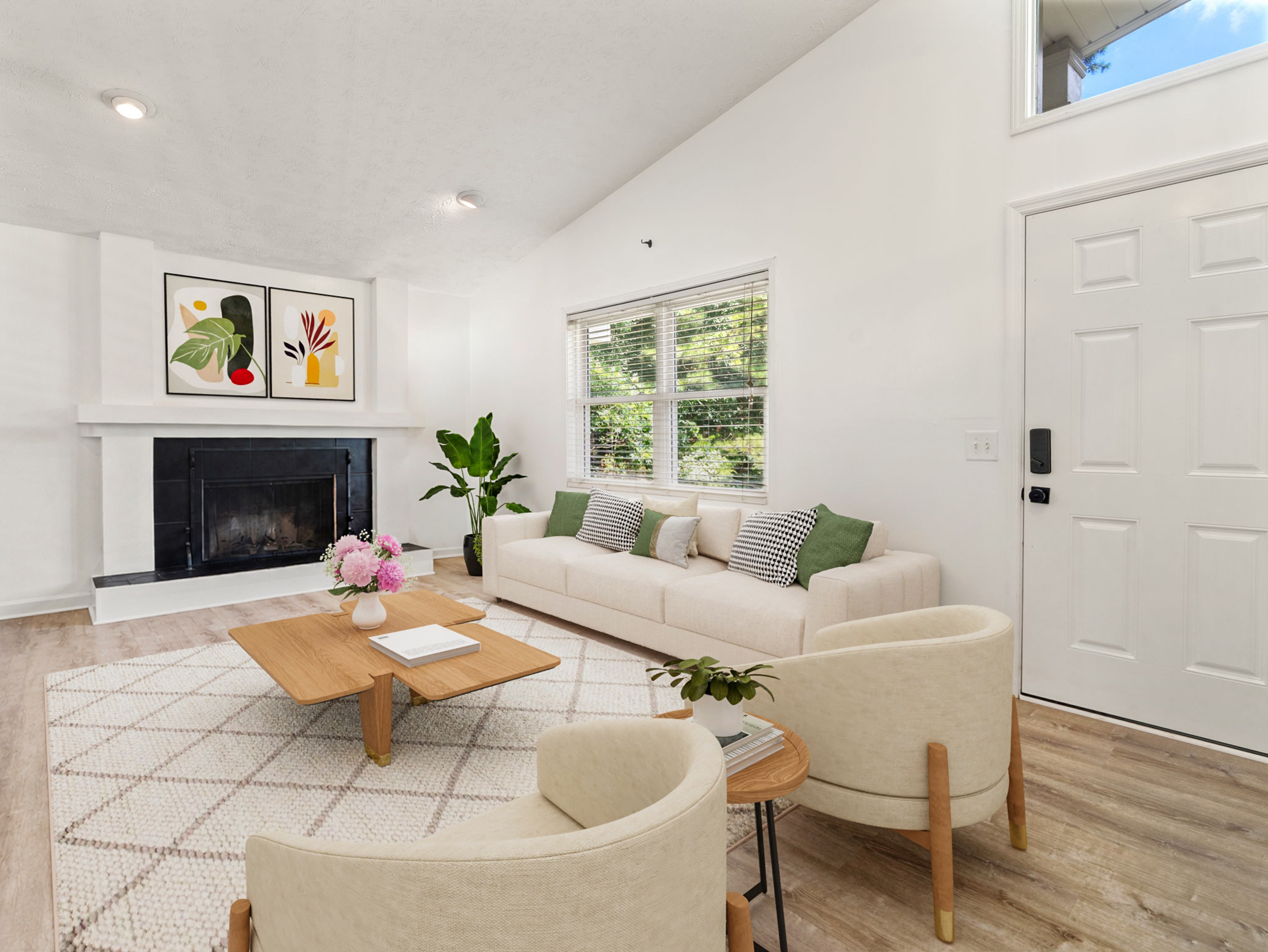  Beautifully Updated Home on Private Lot - 物件實景