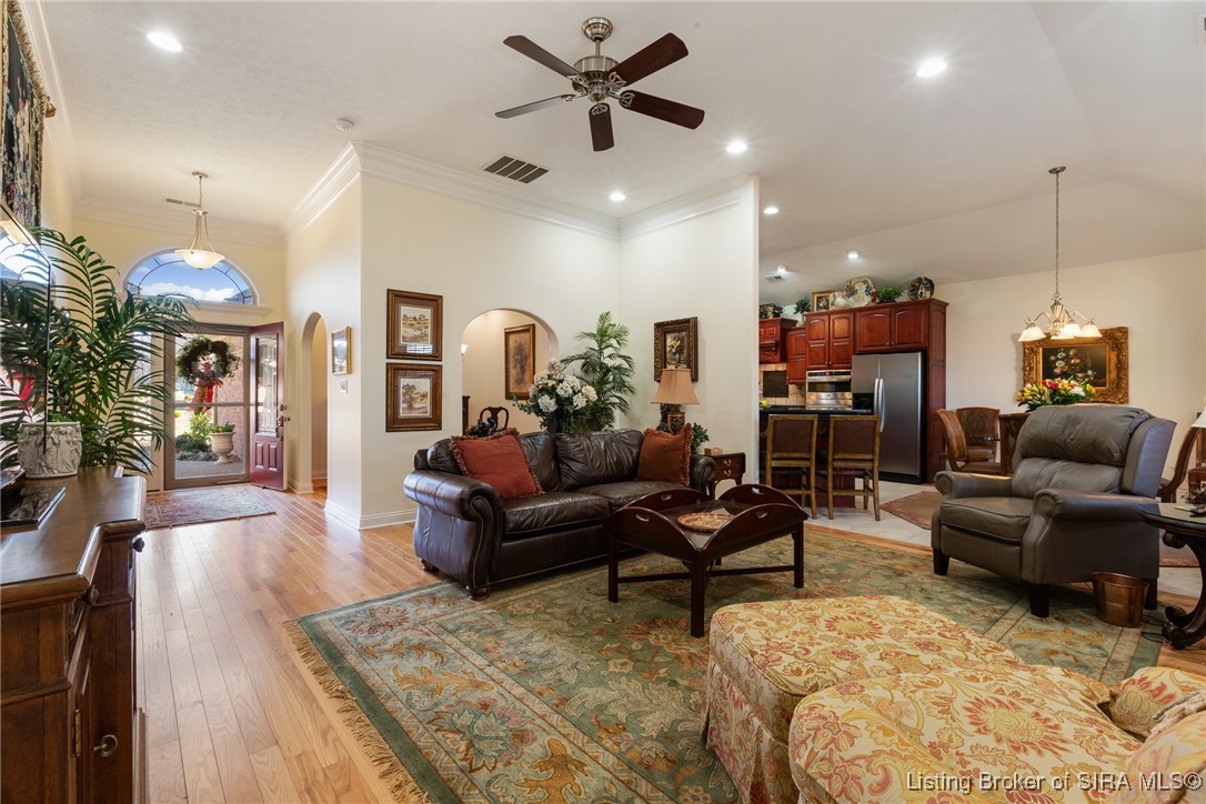 Jeffersonville, Indiana, 47130, United States, 3 Bedrooms Bedrooms, ,2 BathroomsBathrooms,Residential,For Sale,1752485