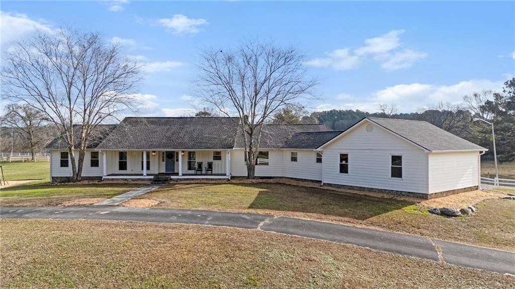 Calhoun, Georgia, 30701, United States, 4 Bedrooms Bedrooms, ,4 BathroomsBathrooms,Residential,For Sale,2005129