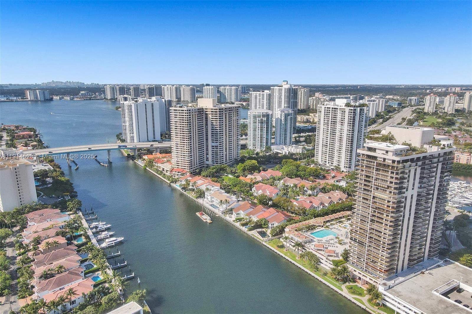 Aventura, Florida, 33180, United States, 2 Bedrooms Bedrooms, ,2 BathroomsBathrooms,Residential,For Sale,1994383