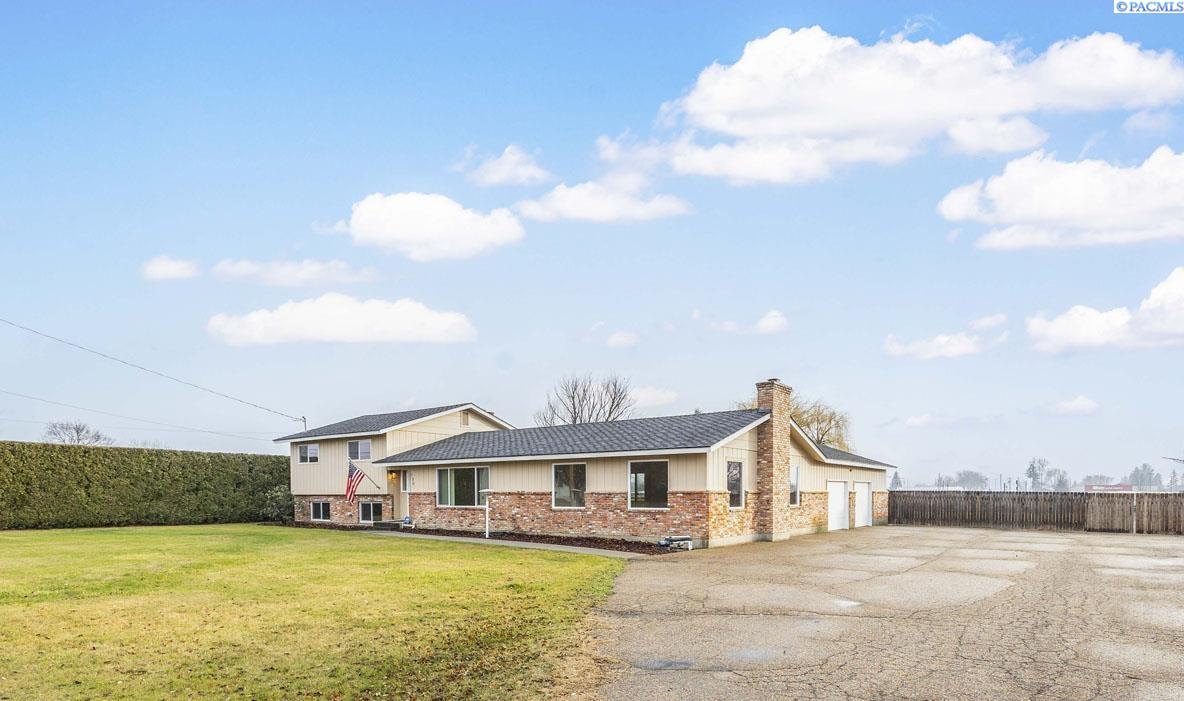 Grandview, Washington, 98930, United States, 4 Bedrooms Bedrooms, ,3 BathroomsBathrooms,Residential,For Sale,2007847