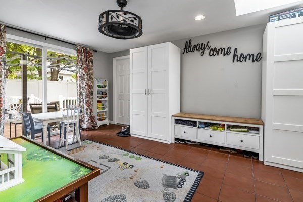 Methuen, Massachusetts, 01844, United States, 4 Bedrooms Bedrooms, ,2 BathroomsBathrooms,Residential,For Sale,2048682