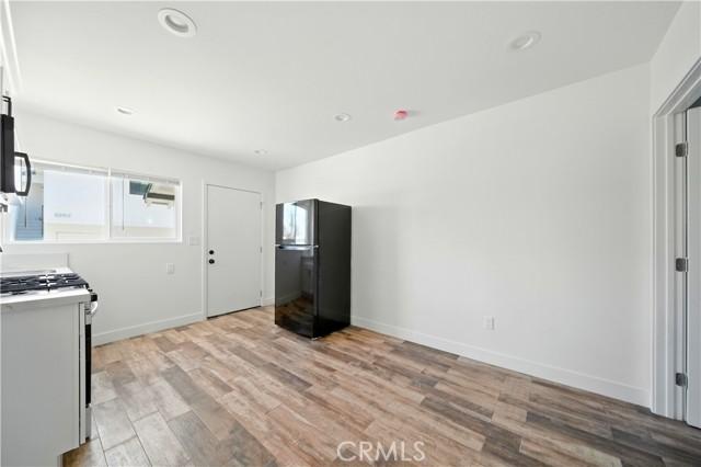 Los Angeles, California, 90044, United States, ,Residential,For Sale,1984386