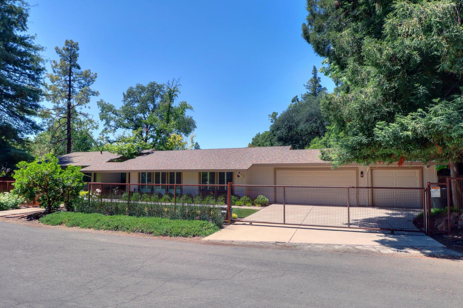 Carmichael, California, 95608, United States, 4 Bedrooms Bedrooms, ,3 BathroomsBathrooms,Residential,For Sale,1986318