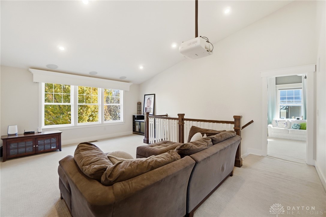 Oakwood, Ohio, 45409, United States, 3 Bedrooms Bedrooms, ,3 BathroomsBathrooms,Residential,For Sale,1991510