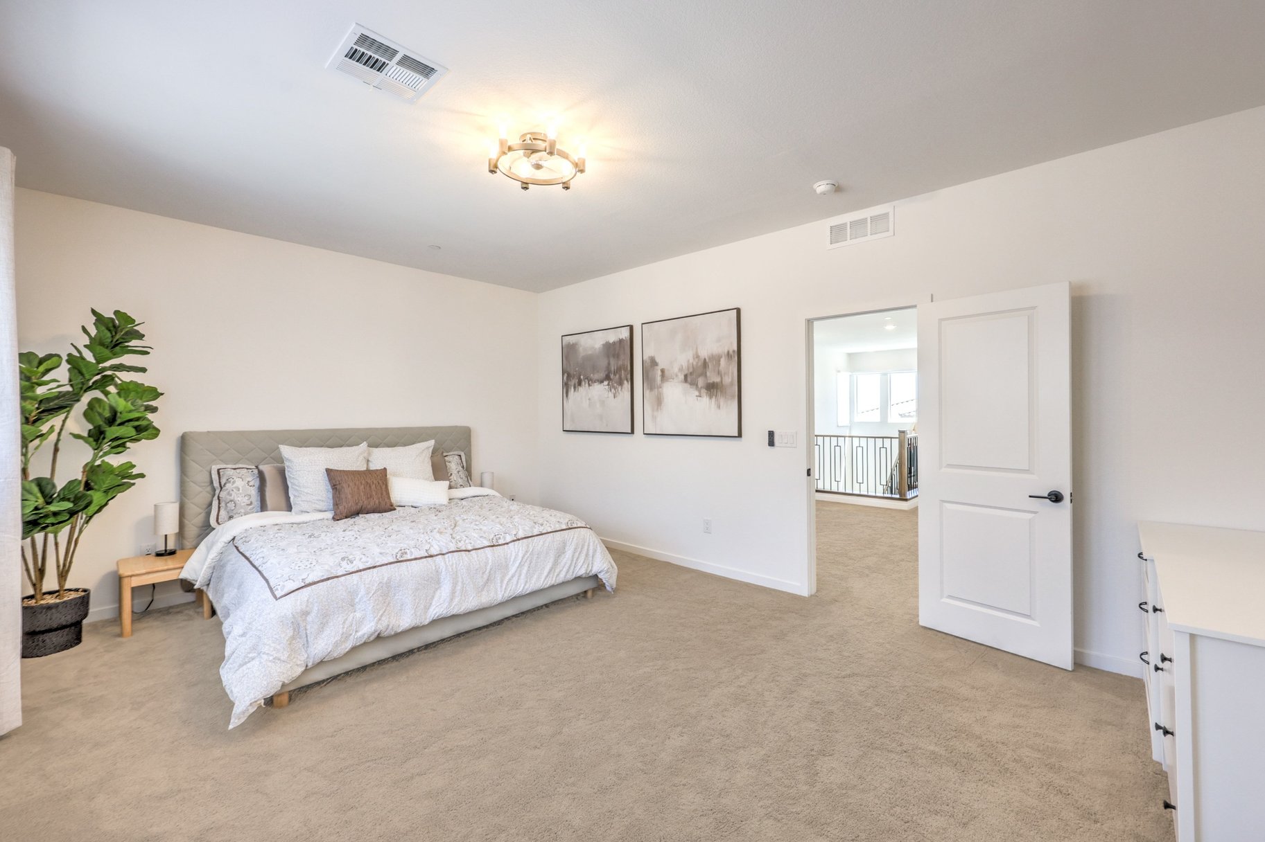 Beautifully Upgraded 2-Story Home in a Gated Community in Summerlin West - 物件實景