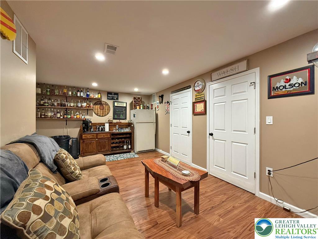 Allentown City, Pennsylvania, 18103, United States, 3 Bedrooms Bedrooms, ,2 BathroomsBathrooms,Residential,For Sale,1897296