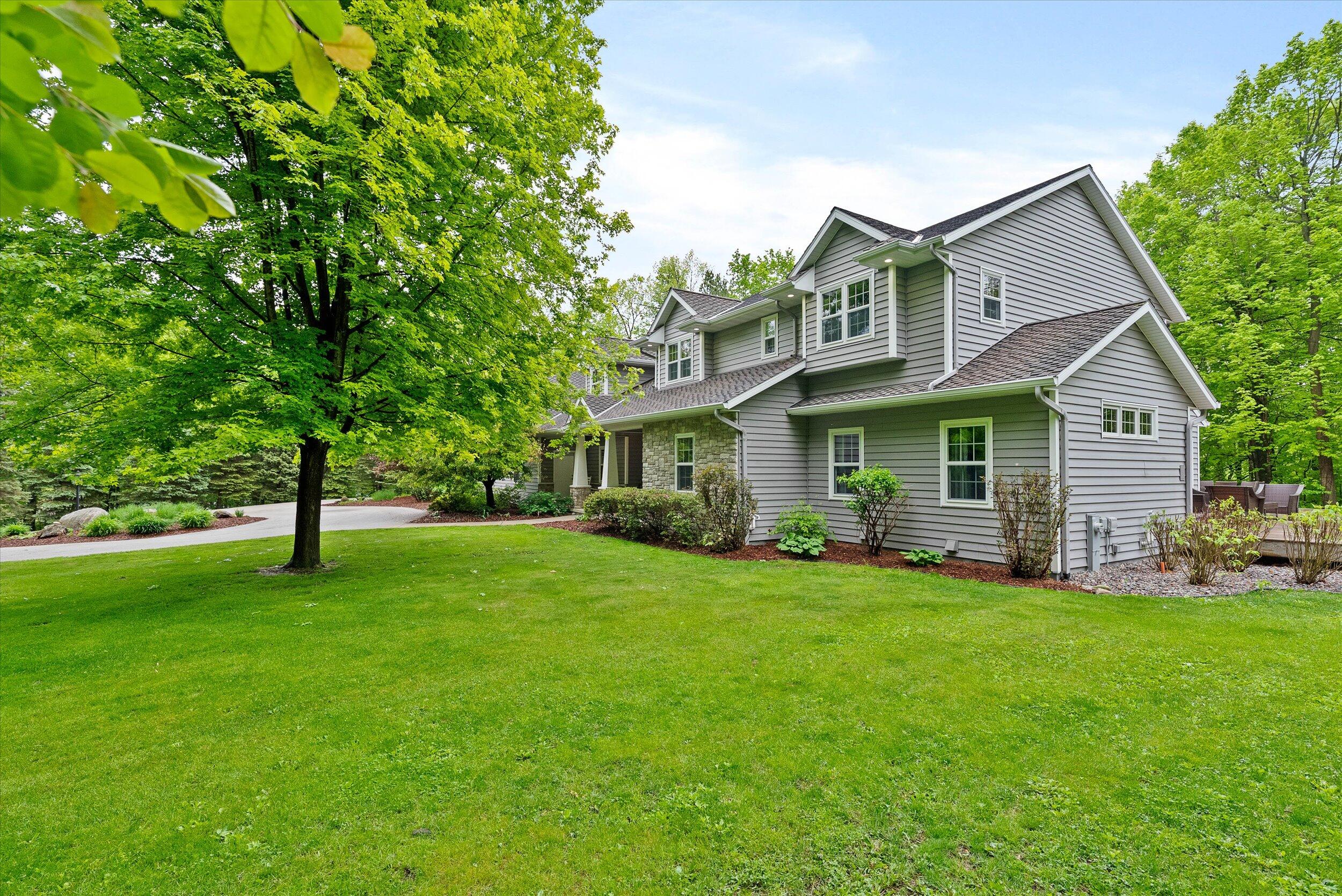 West Bend, Wisconsin, 53095, United States, 4 Bedrooms Bedrooms, ,4 BathroomsBathrooms,Residential,For Sale,1847652