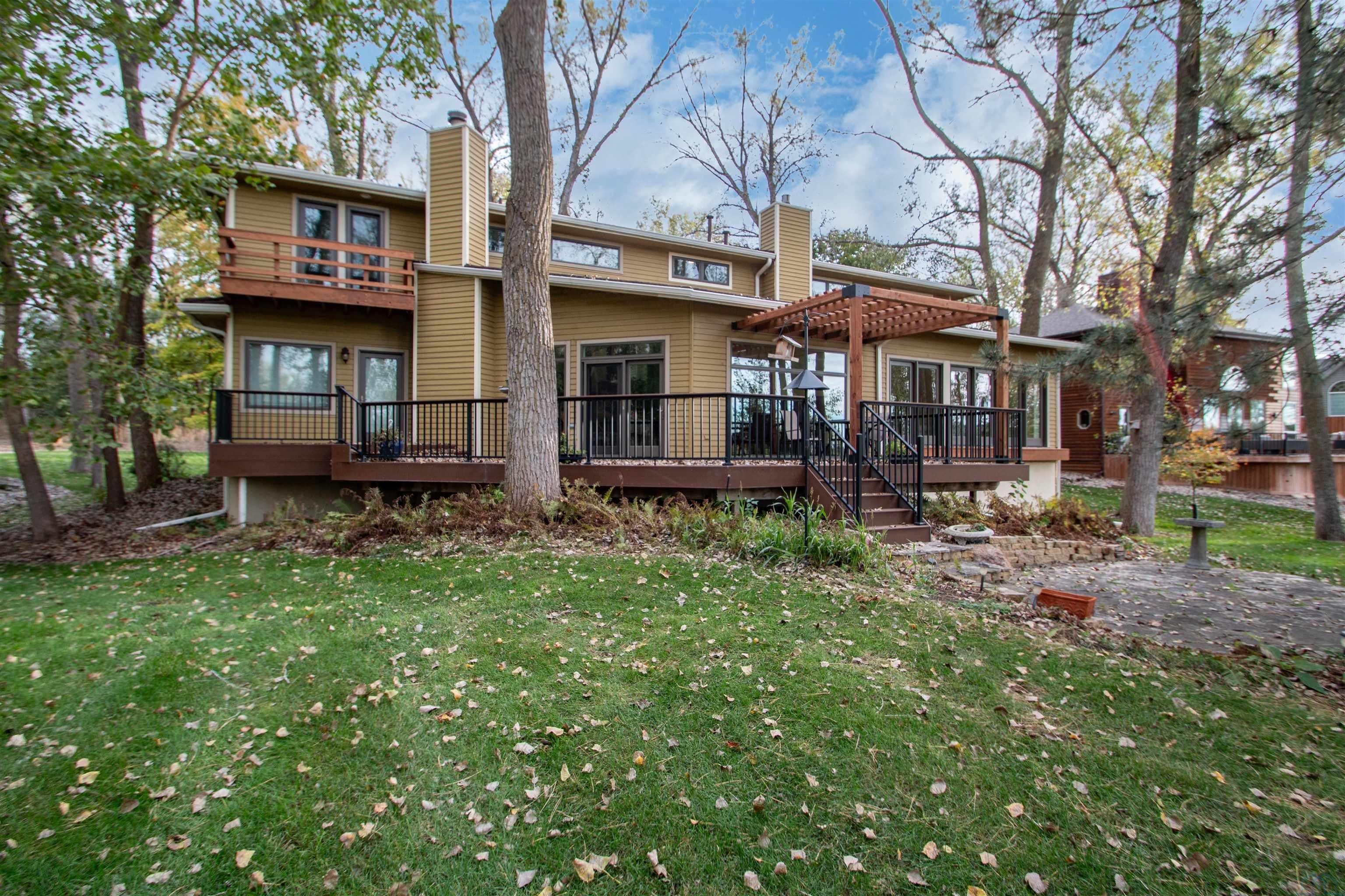 Dakota Dunes, South Dakota, 57049, United States, 4 Bedrooms Bedrooms, ,4 BathroomsBathrooms,Residential,For Sale,1977162