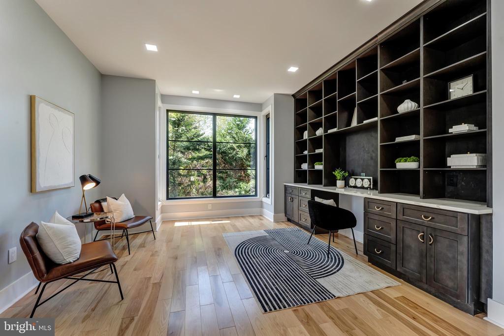 Herndon, Virginia, 20170, United States, 6 Bedrooms Bedrooms, ,6 BathroomsBathrooms,Residential,For Sale,1941281