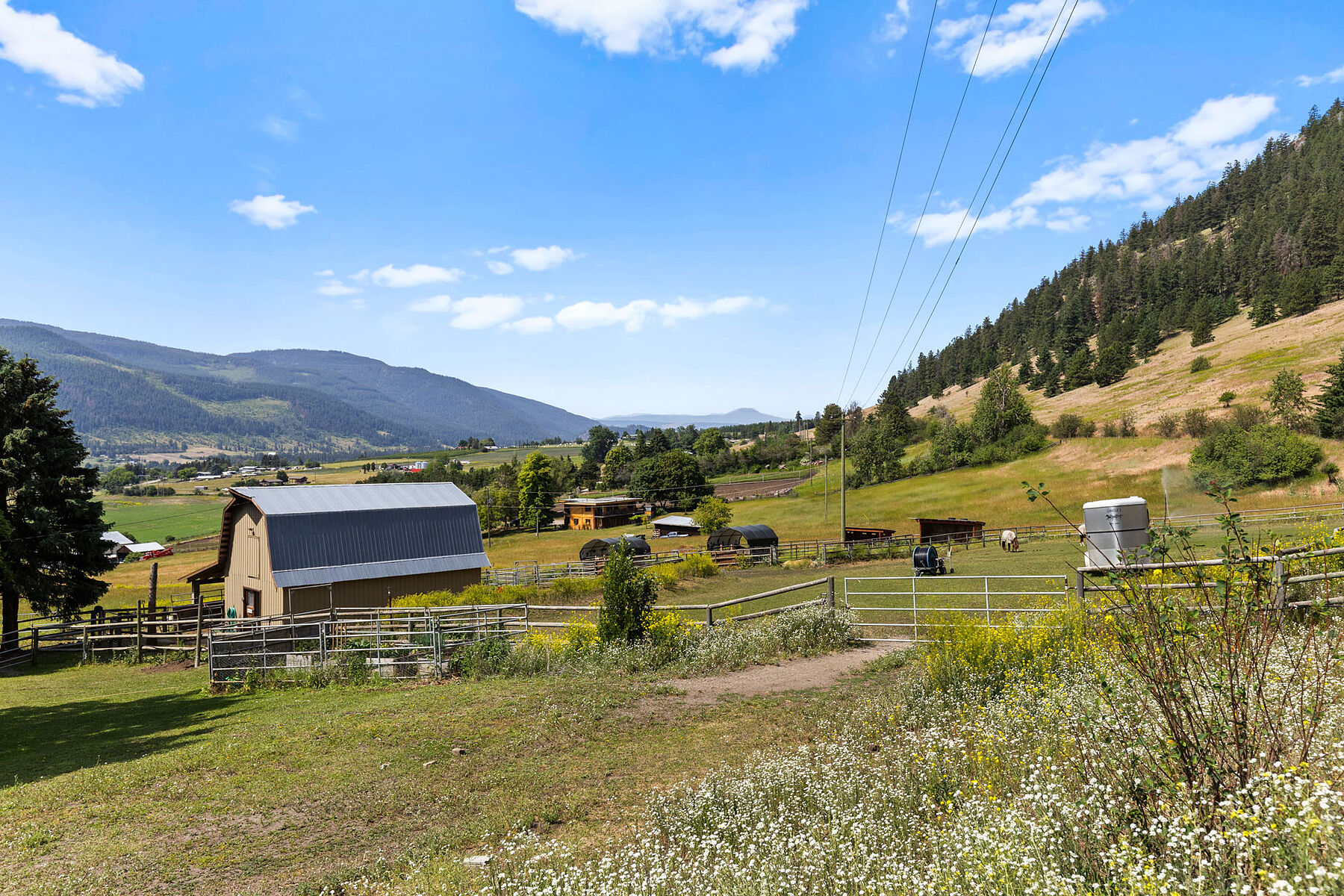  Ten Acres in Coldstream - 物件實景