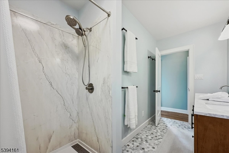 Roxbury Twp., New Jersey, 07876, United States, 3 Bedrooms Bedrooms, ,2 BathroomsBathrooms,Residential,For Sale,1987985