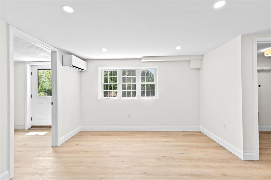 Bourne, Massachusetts, 02562, United States, 4 Bedrooms Bedrooms, ,4 BathroomsBathrooms,Residential,For Sale,1940930