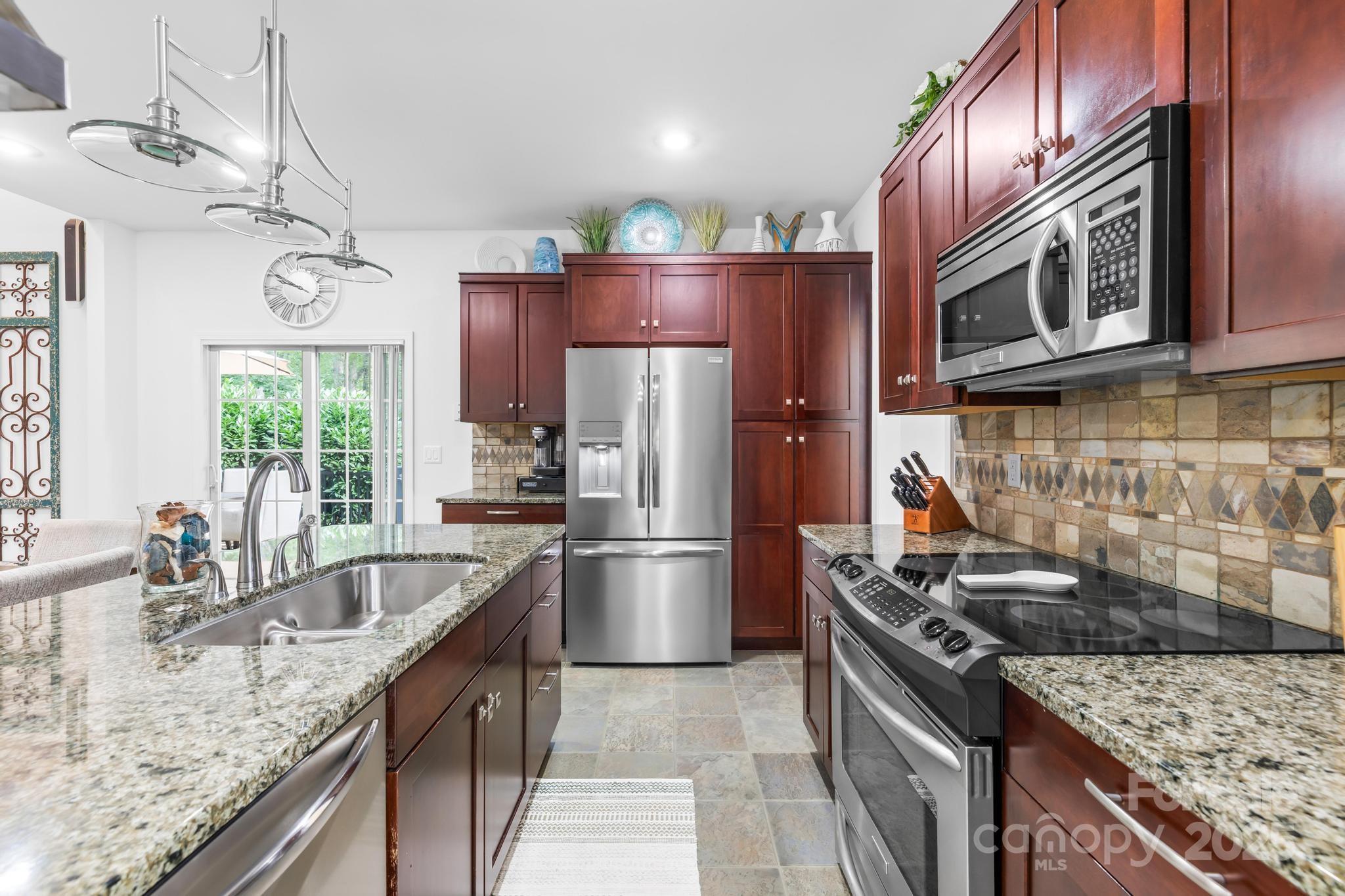 Mooresville, North Carolina, 28115, United States, 3 Bedrooms Bedrooms, ,3 BathroomsBathrooms,Residential,For Sale,1927235