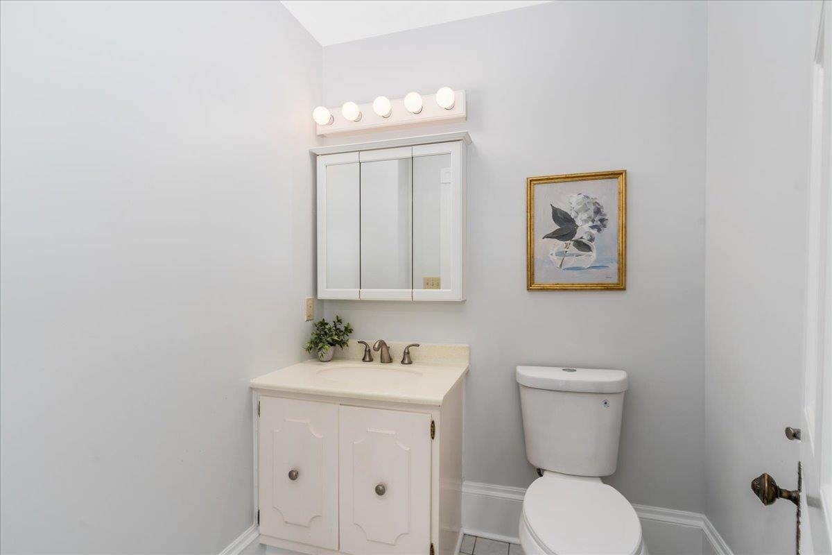 Nashua, New Hampshire, 03064, United States, 4 Bedrooms Bedrooms, ,3 BathroomsBathrooms,Residential,For Sale,1901242