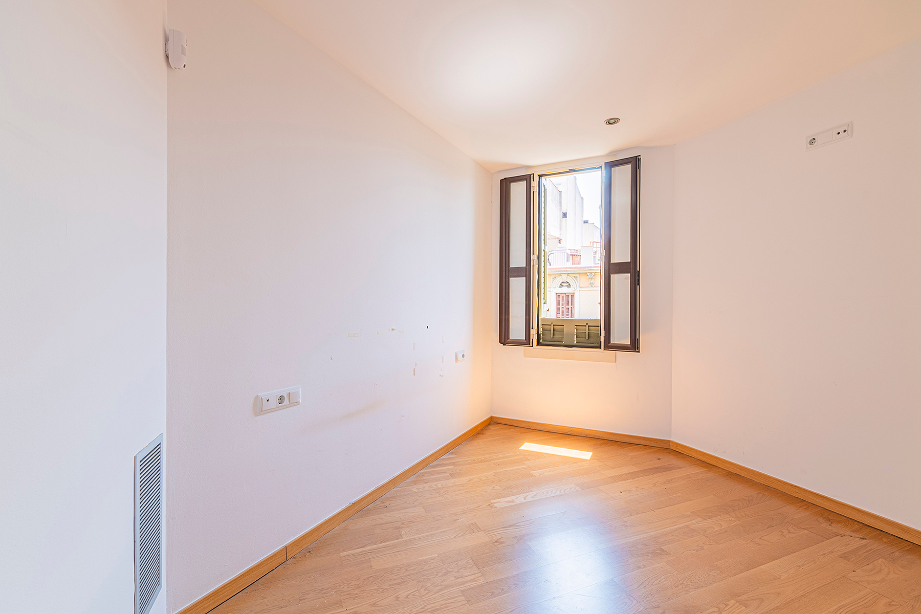  Bright apartment on high floor with private terrace in Eixample - 物件實景