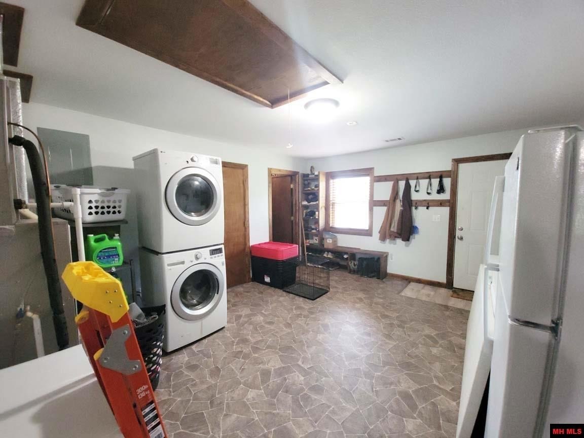 Franklin, Arkansas, 72536, United States, 5 Bedrooms Bedrooms, ,3 BathroomsBathrooms,Residential,For Sale,2039993