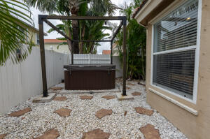 Lake Worth, Florida, 33467, United States, 4 Bedrooms Bedrooms, ,3 BathroomsBathrooms,Residential,For Sale,1887798