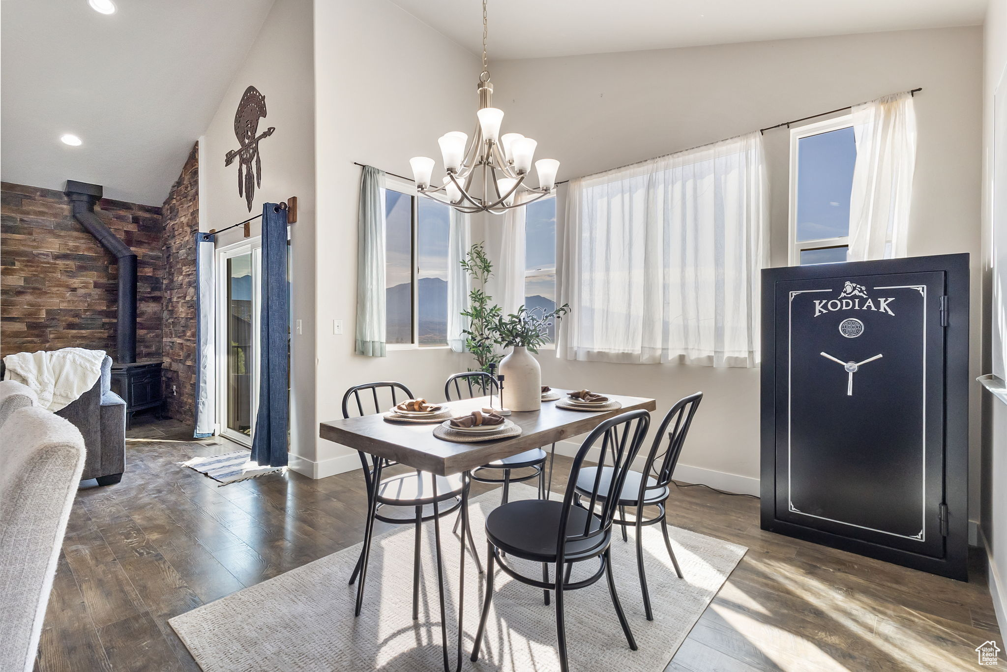 Stockton, Utah, 84071, United States, 3 Bedrooms Bedrooms, ,3 BathroomsBathrooms,Residential,For Sale,1927433