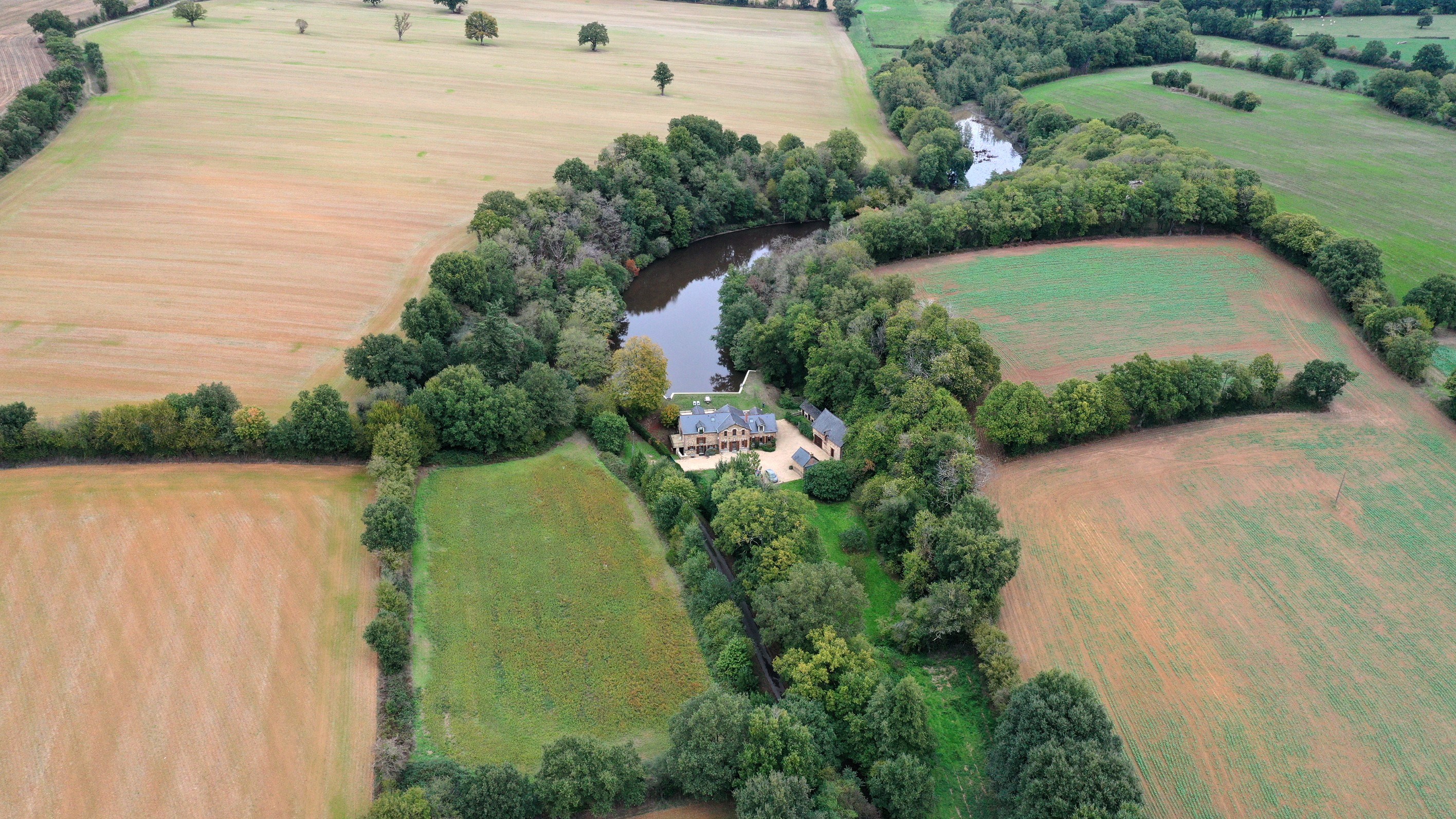  Historic Watermill Estate with Private Lake and 8.25 Hectares - 物件實景