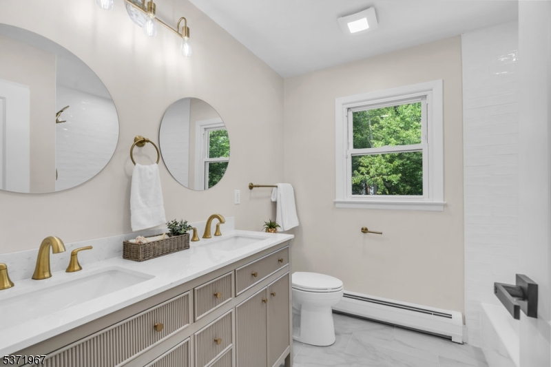 Berkeley Heights Twp., New Jersey, 07922, United States, 5 Bedrooms Bedrooms, ,3 BathroomsBathrooms,Residential,For Sale,1927400