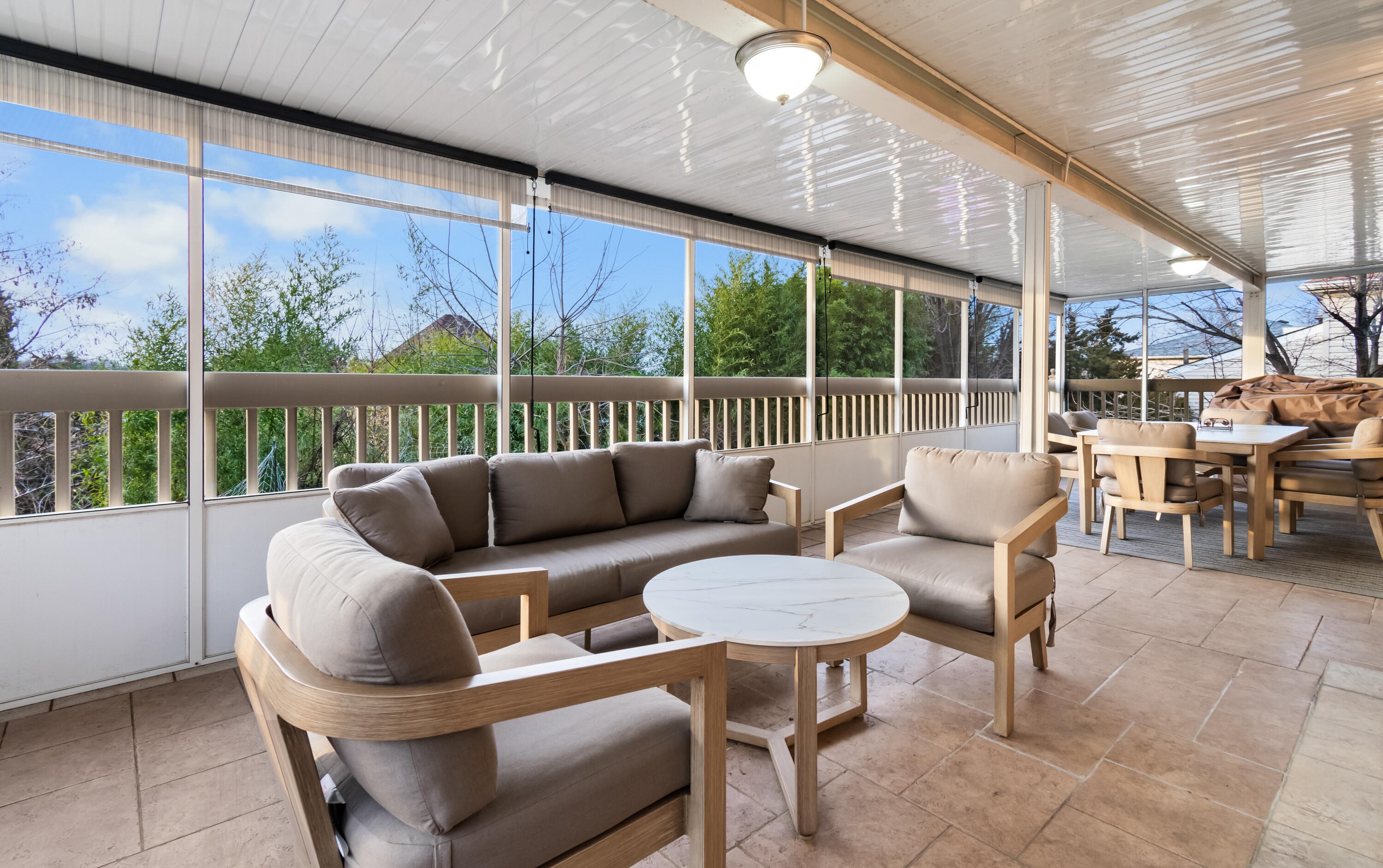  668 Stewart Avenue - 物件實景