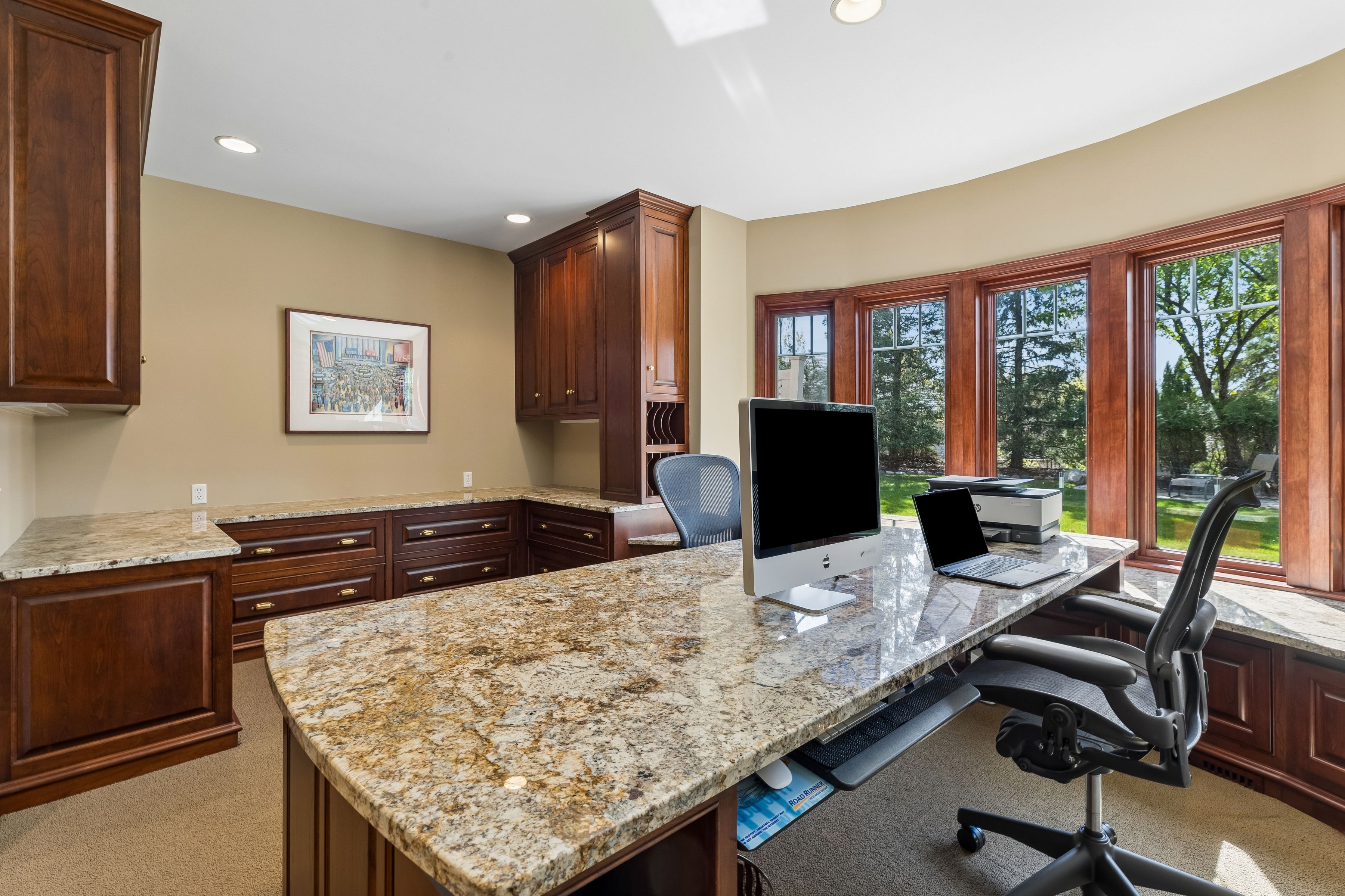  Graceful Executive Living in a Serene Edina Setting - 物件實景