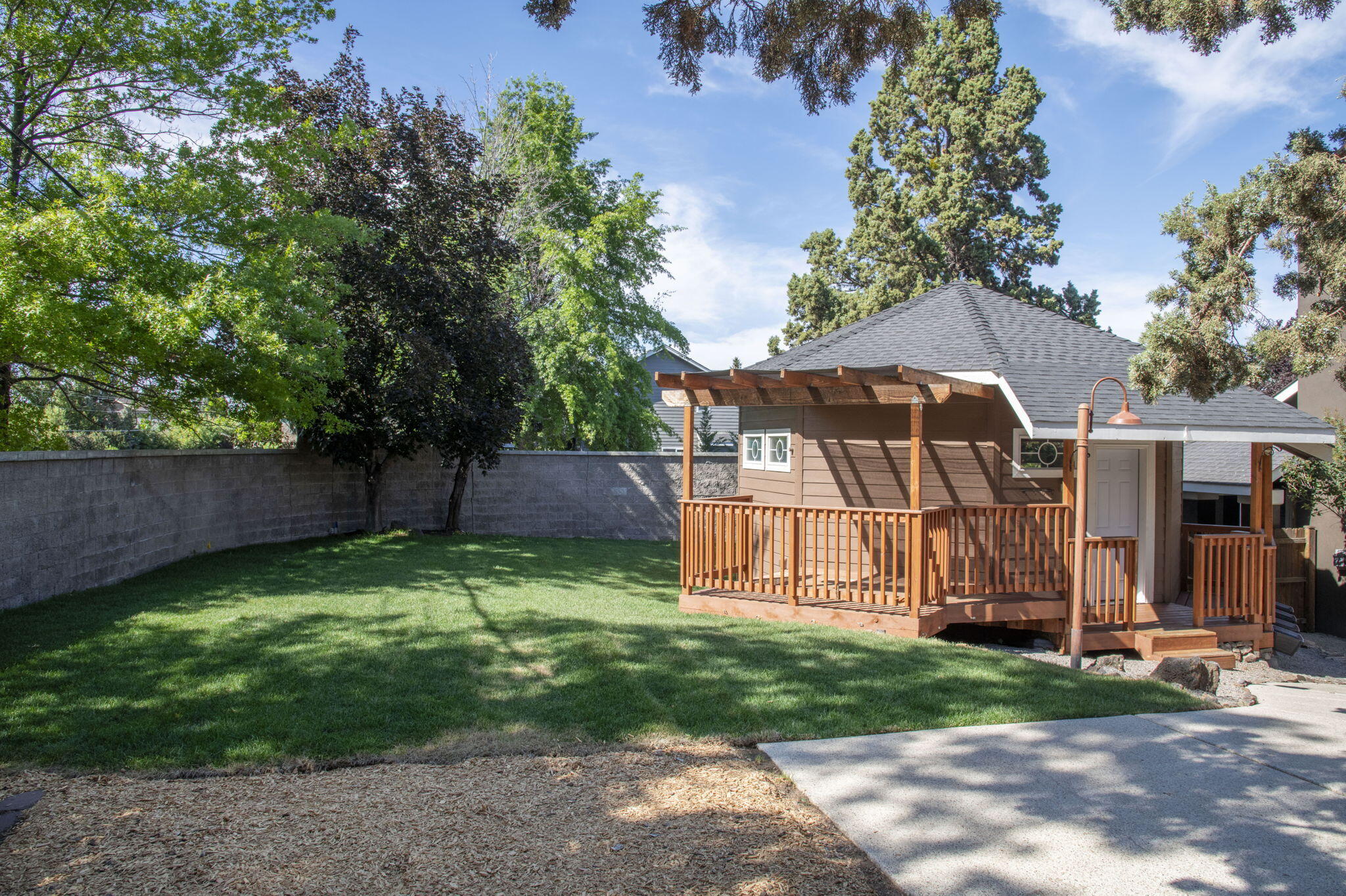 Bend, Oregon, 97701, United States, 3 Bedrooms Bedrooms, ,3 BathroomsBathrooms,Residential,For Sale,1898955