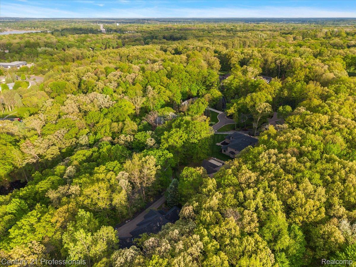 Clarkston, Michigan, 48346, United States, 4 Bedrooms Bedrooms, ,7 BathroomsBathrooms,Residential,For Sale,2048841