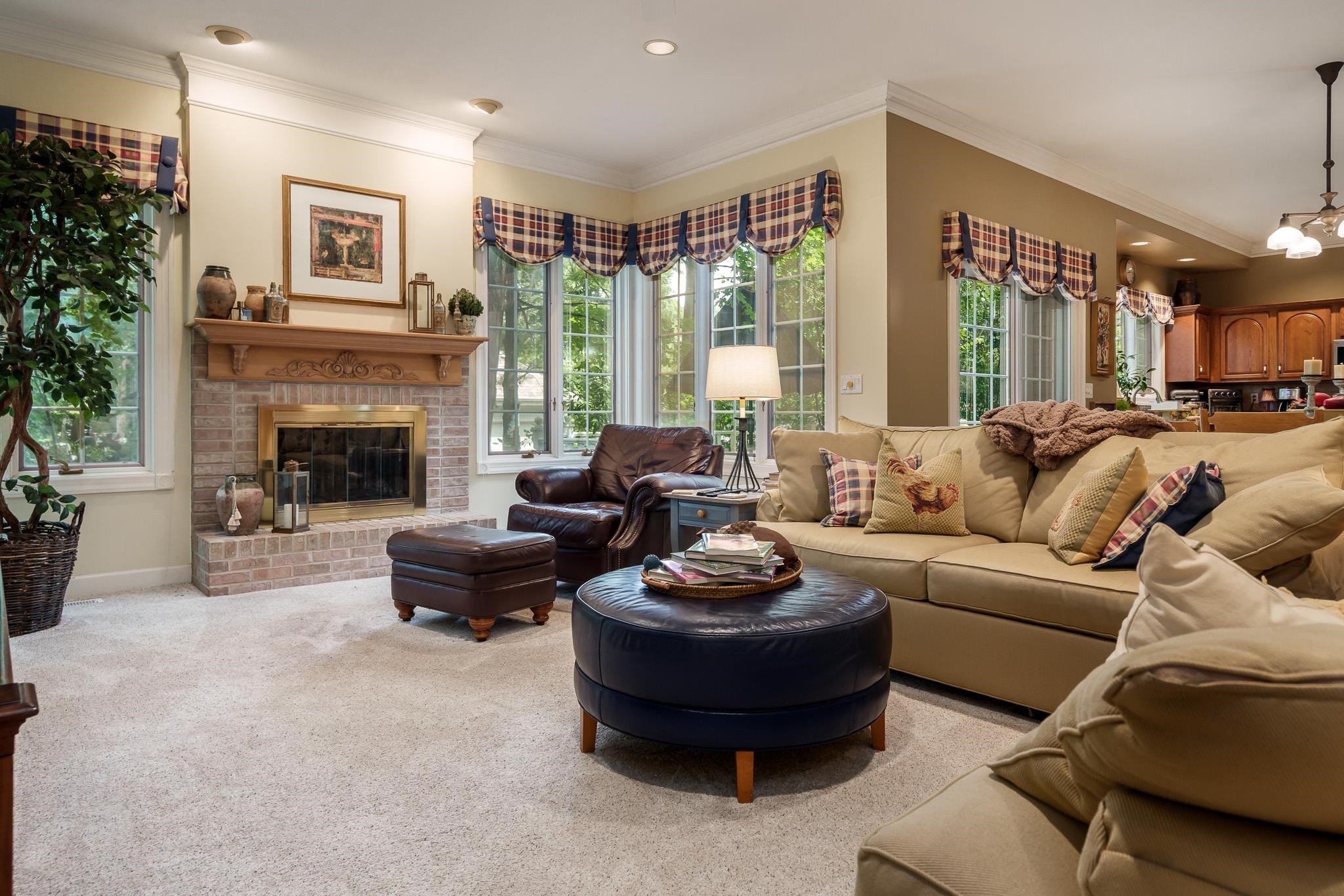 Rockford, Illinois, 61107, United States, 4 Bedrooms Bedrooms, ,5 BathroomsBathrooms,Residential,For Sale,1928082