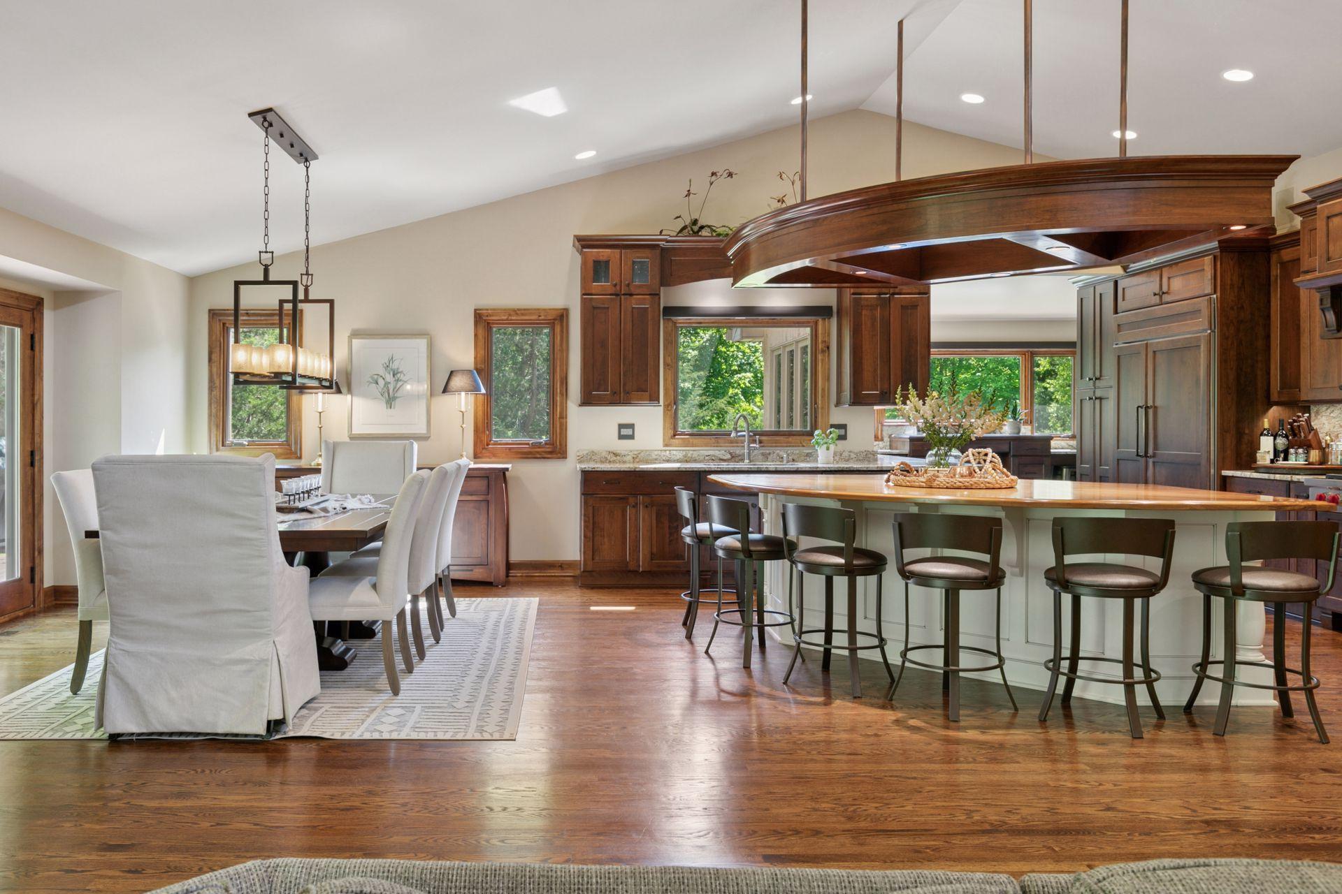 Chanhassen, Minnesota, 55318, United States, 5 Bedrooms Bedrooms, ,2 BathroomsBathrooms,Residential,For Sale,1847378
