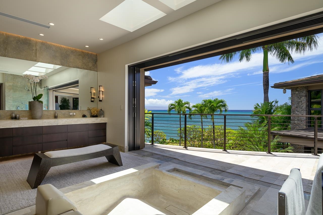 Lahaina, Hawaii, 96761, United States, 7 Bedrooms Bedrooms, ,9 BathroomsBathrooms,Residential,For Sale,1934362