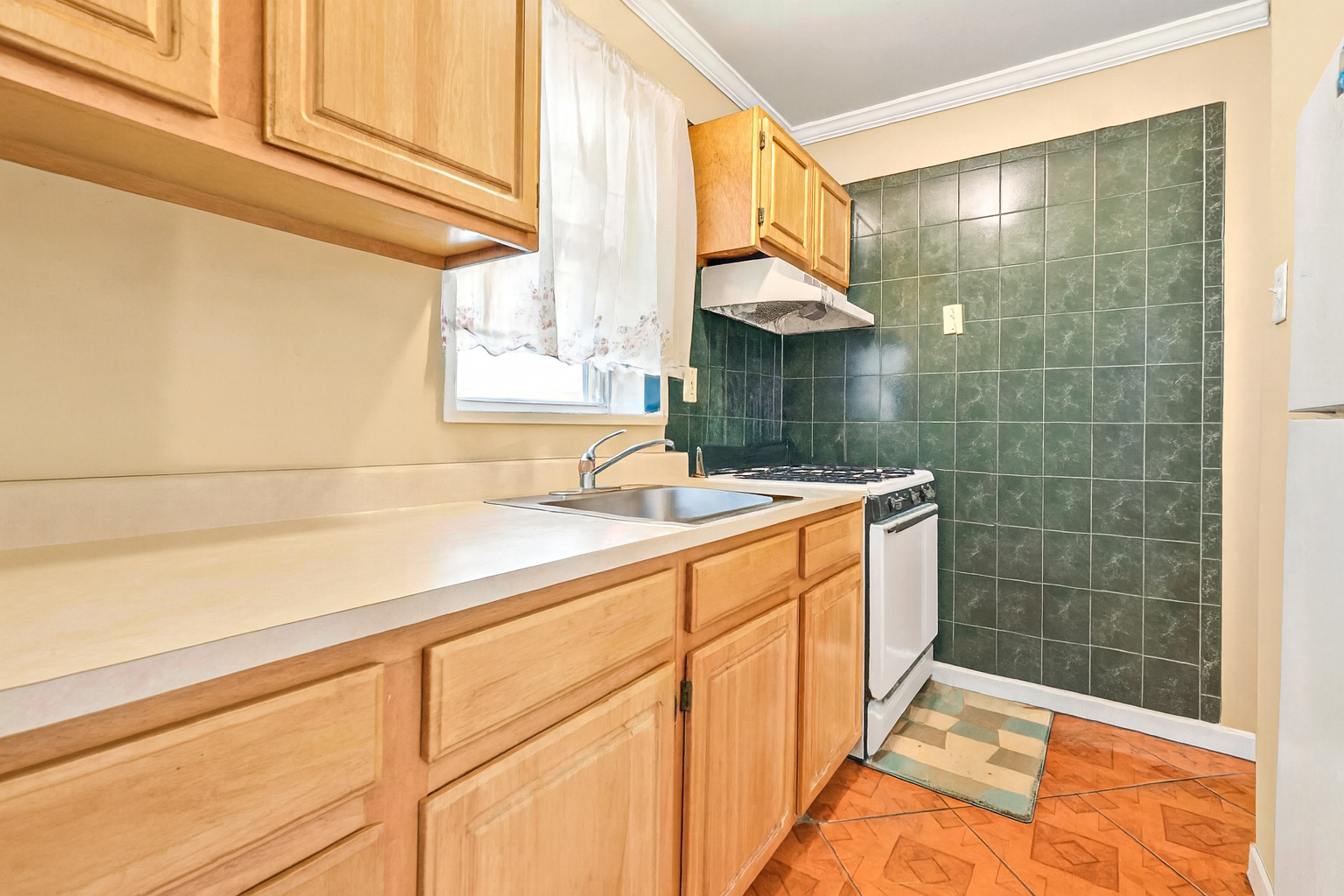 Bronx, New York, 10454, United States, 3 Bedrooms Bedrooms, ,2 BathroomsBathrooms,Residential,For Sale,2005625