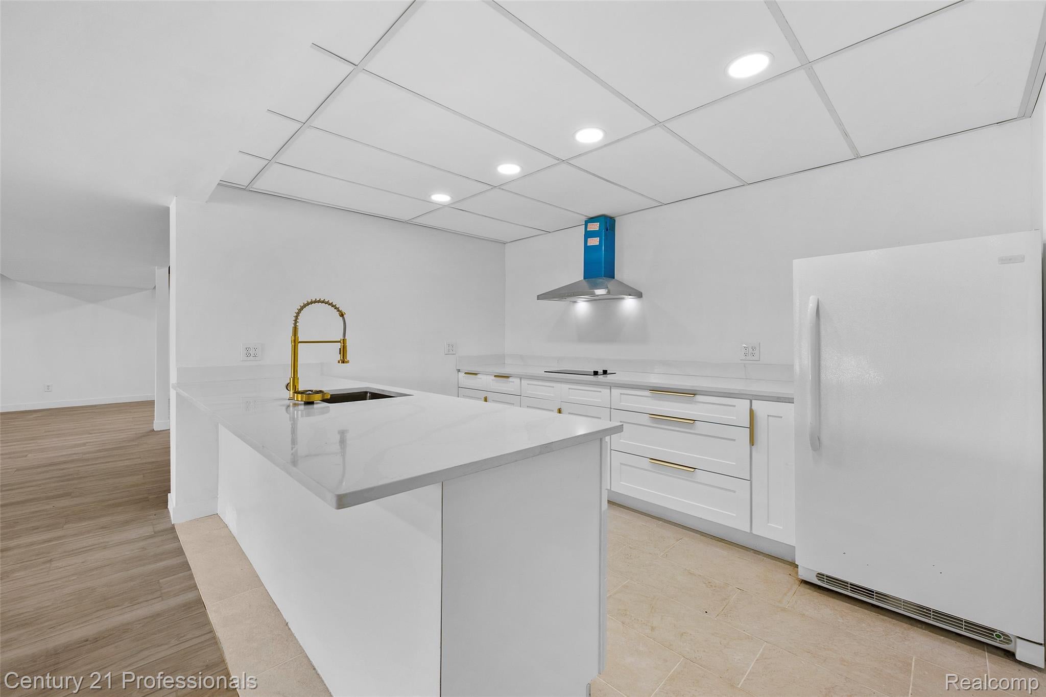 Davisburg, Michigan, 48350, United States, 5 Bedrooms Bedrooms, ,4 BathroomsBathrooms,Residential,For Sale,1982233