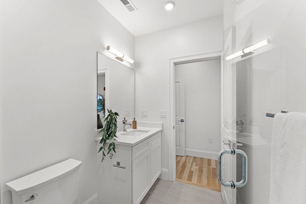 Marlborough, Massachusetts, 01752, United States, 2 Bedrooms Bedrooms, ,3 BathroomsBathrooms,Residential,For Sale,1997186